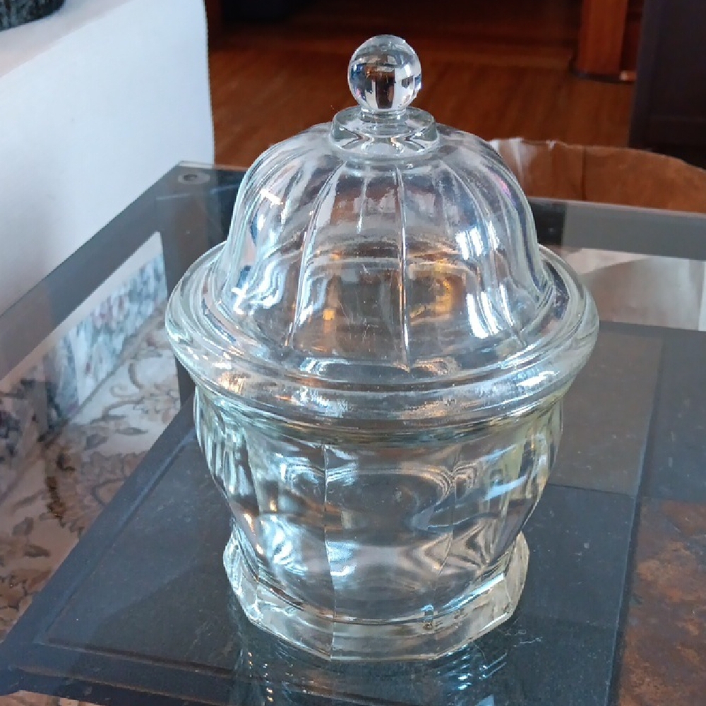 APOTHECARY JAR